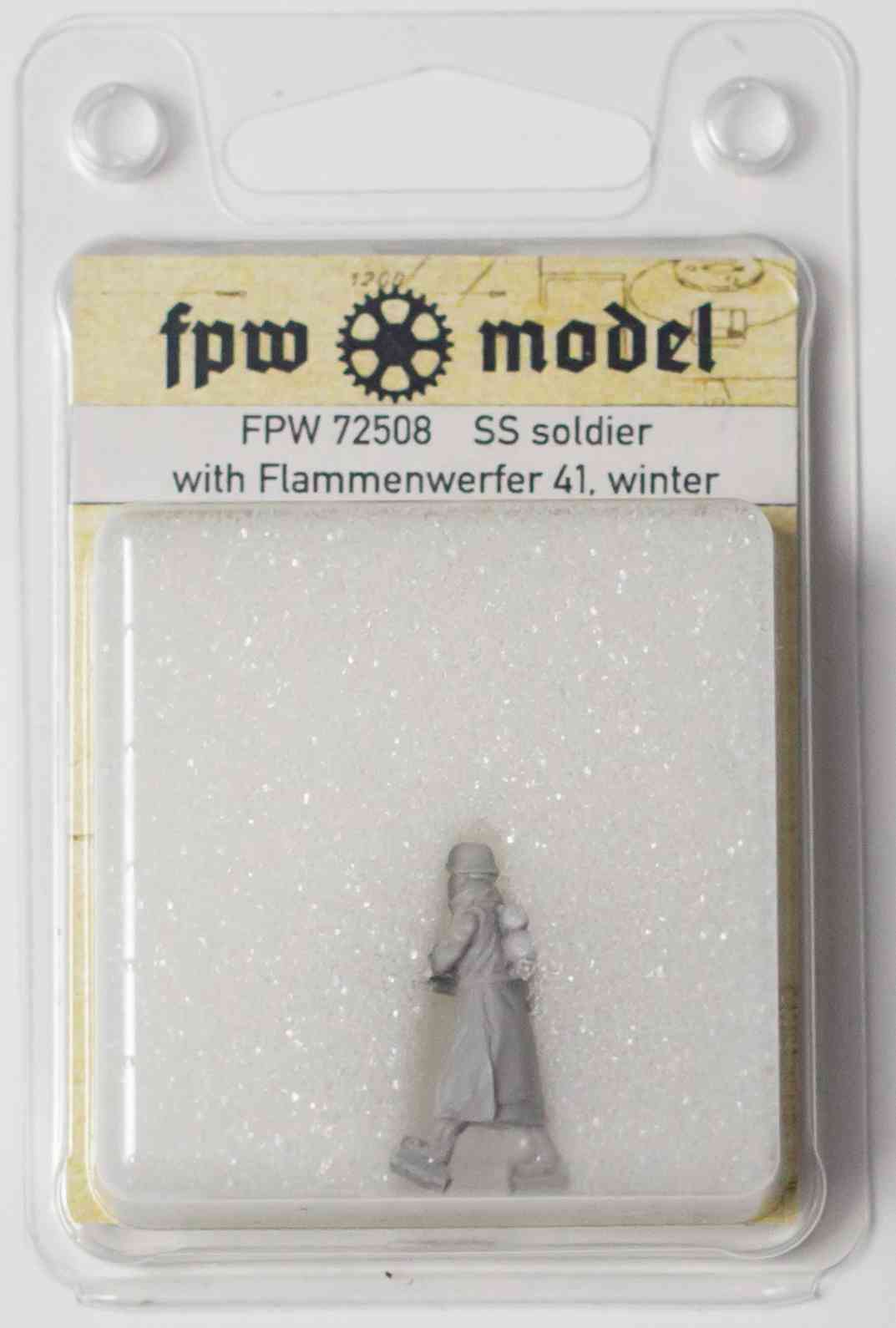 SS soldier with Flammenwerfer 41 - winter