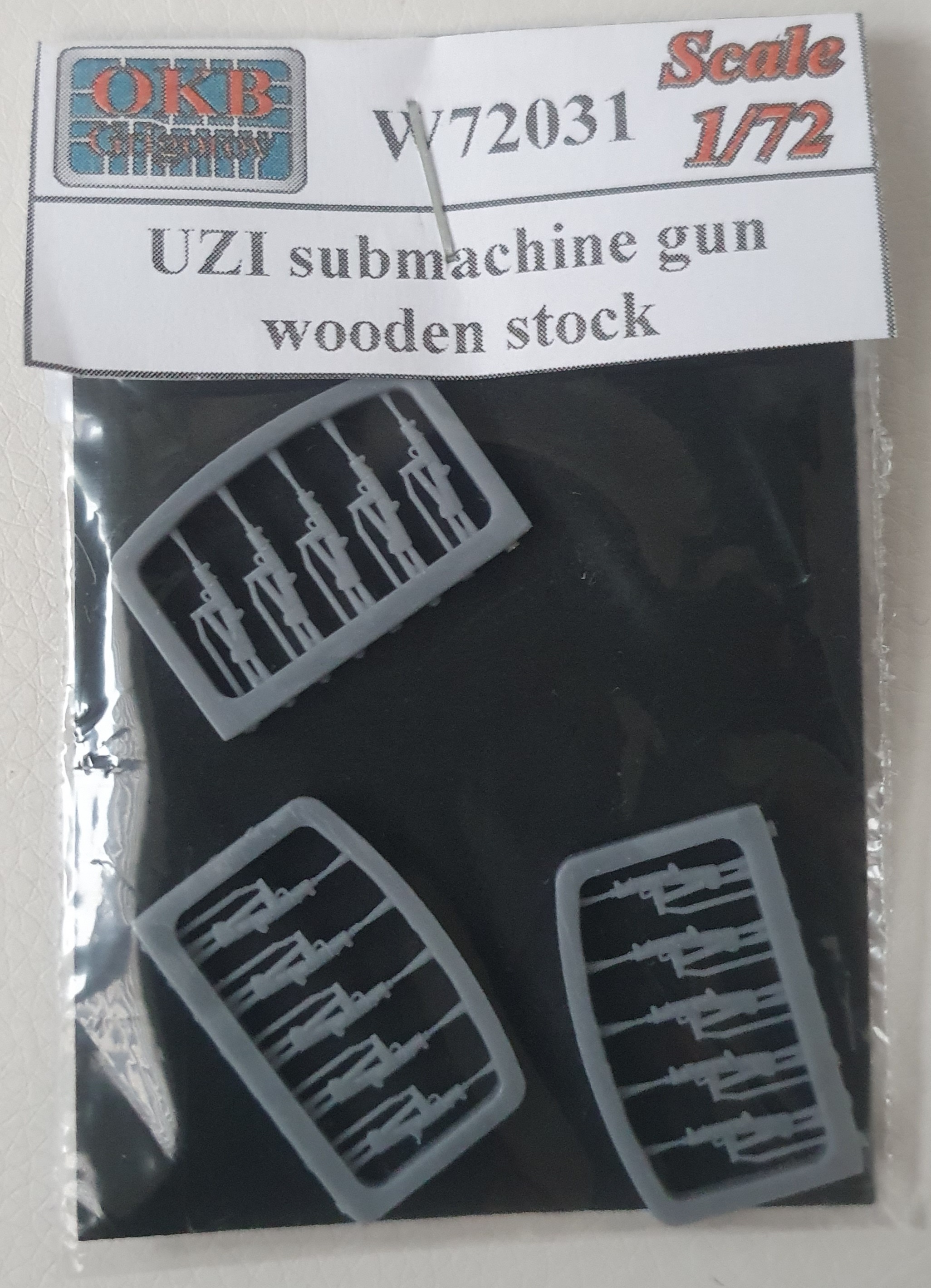 UZI with wooden stock (12pc)
